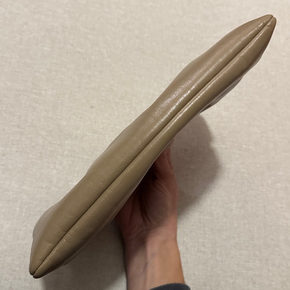 Gorgeous Vintage Clutch-Faux Leather-Lucite Trim in Brown-Gold Tone Metal Close - Picture 12 of 16